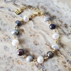 CLEARANCE! Pearl Bracelet